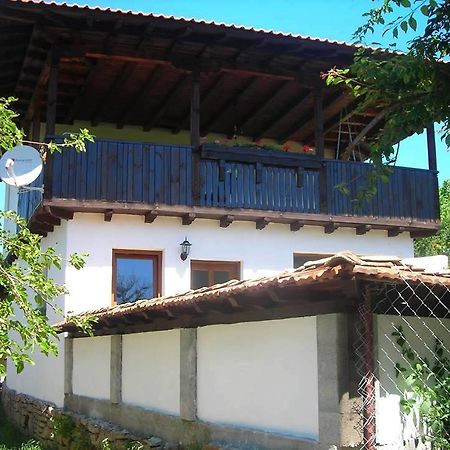 Guest House Yana Tŭrkasheni Zewnętrze zdjęcie