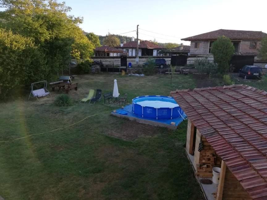 Guest House Yana Tŭrkasheni Zewnętrze zdjęcie