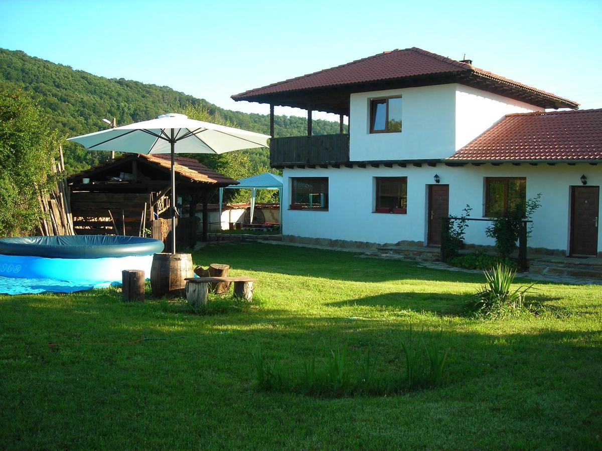 Guest House Yana Tŭrkasheni Zewnętrze zdjęcie